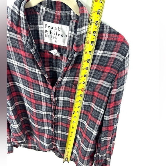 Frank & Eileen Barry Shirt Womens Sz Small 100% Linen Plaid Print Button Up Top - Picture 9 of 10